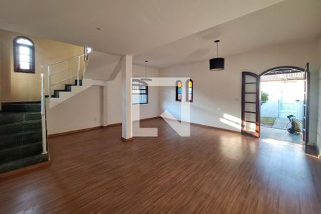 Sala de casa para alugar com 5 quartos, 450m² em Engenho do Mato, Niterói