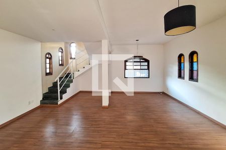 Sala de casa para alugar com 5 quartos, 450m² em Engenho do Mato, Niterói
