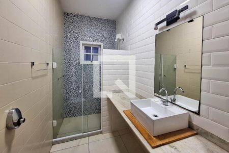 Casa para alugar com 450m², 5 quartos e 4 vagasBanheiro da Suíte 1