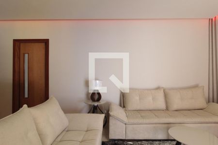 Casa à venda com 360m², 5 quartos e 3 vagasCasa 2 | Sala