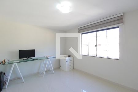 Casa à venda com 360m², 5 quartos e 3 vagasCasa 2 | Escritório