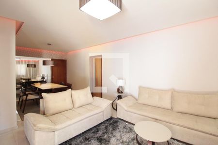 Casa à venda com 360m², 5 quartos e 3 vagasCasa 2 | Sala