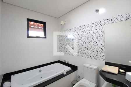 Casa à venda com 360m², 5 quartos e 3 vagasCasa 2 | Banheiro da Suite