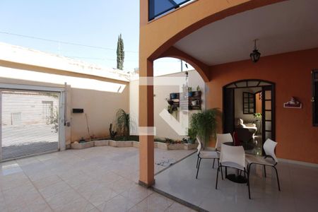 Casa à venda com 360m², 5 quartos e 3 vagasCasa 1 | Garagem
