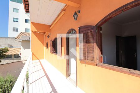Casa à venda com 360m², 5 quartos e 3 vagasCasa 1 | Varanda