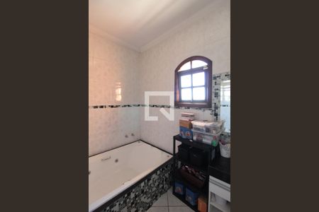 Casa à venda com 360m², 5 quartos e 3 vagasCasa 1 | Banheiro da Suite