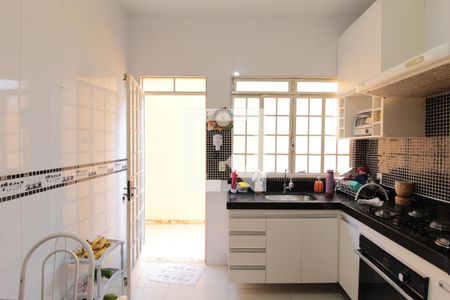 Casa à venda com 360m², 5 quartos e 3 vagasCasa 1 | Cozinha
