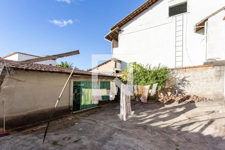 Casa à venda com 260m², 4 quartos e sem vagaQuintal e Barracão