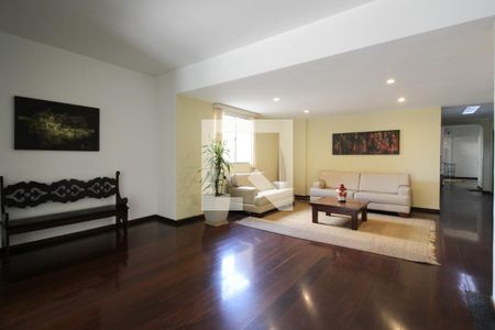 Apartamento para alugar com 76m², 2 quartos e 1 vagaHall