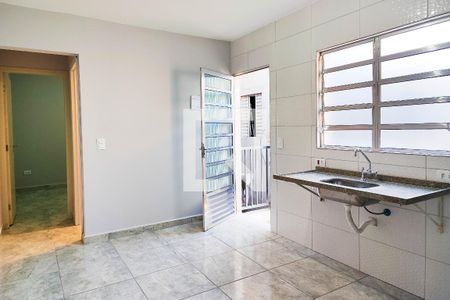 Sala/Cozinha de kitnet/studio para alugar com 1 quarto, 30m² em Vila Palmares, Santo André