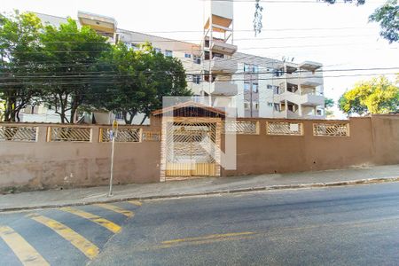 Apartamento à venda com 45m², 2 quartos e 1 vaga Apartamento à venda com 45m², 2 quartos e 1 vagaPlaca + Fachada