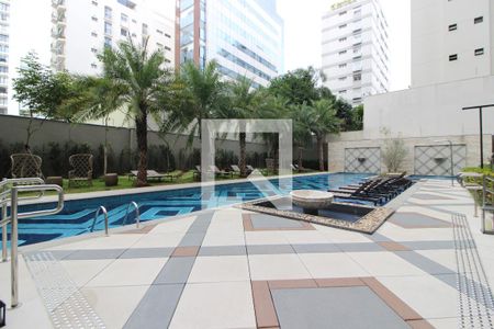 Studio à venda com 28m², 1 quarto e sem vagaÁrea comum - Piscina