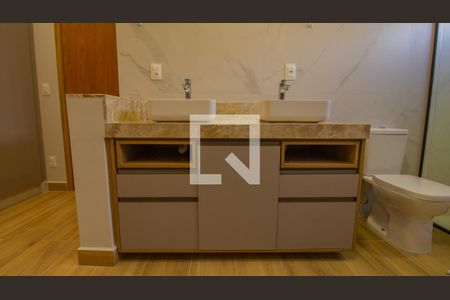 Casa de condomínio à venda com 1000m², 3 quartos e 4 vagasQuarto 1 Banheiro