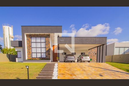 Casa de condomínio à venda com 1000m², 3 quartos e 4 vagasFachada