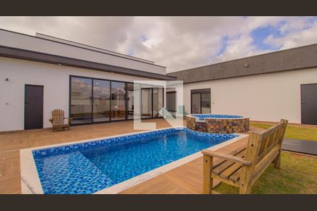 Casa de condomínio à venda com 1000m², 3 quartos e 4 vagasÁrea externa