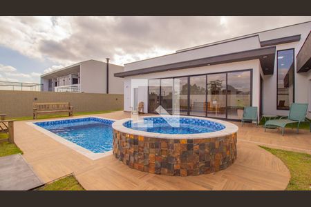 Casa de condomínio à venda com 1000m², 3 quartos e 4 vagasÁrea externa