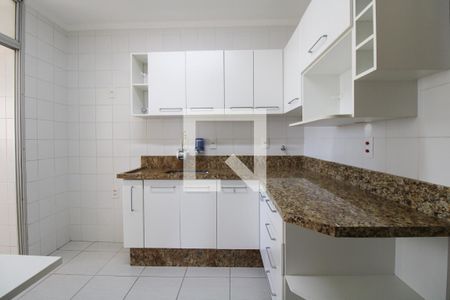 Apartamento à venda com 110m², 3 quartos e 2 vagasCozinha