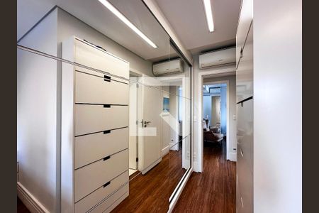 Apartamento à venda com 99m², 2 quartos e 2 vagasSuíte 1