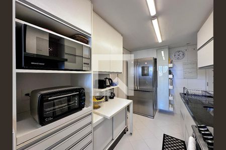 Apartamento à venda com 99m², 2 quartos e 2 vagasCozinha