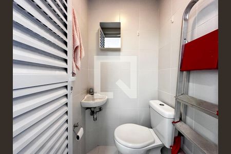Apartamento à venda com 99m², 2 quartos e 2 vagasBanheiro de Serviço