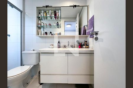 Apartamento à venda com 99m², 2 quartos e 2 vagasBanheiro Suíte 2