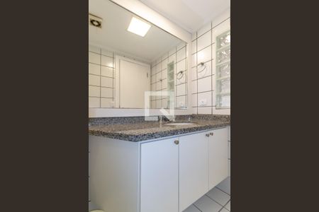 Banheiro de apartamento para alugar com 1 quarto, 51m² em Moema, São Paulo
