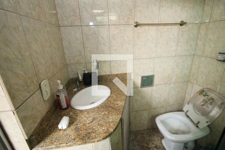 Casa à venda com 250m², 2 quartos e sem vagaBanheiro de serviço