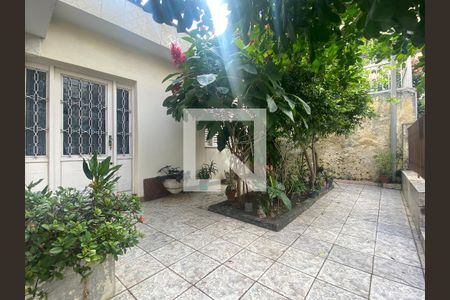 Casa à venda com 240m², 4 quartos e 3 vagasEntrada