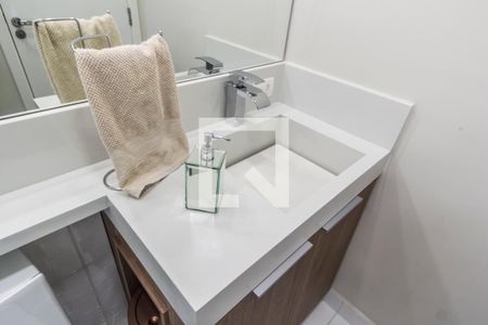 Apartamento à venda com 54m², 1 quarto e 2 vagasDetalhe do banheiro