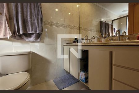 Apartamento à venda com 90m², 3 quartos e 2 vagasBanheiro da suíte