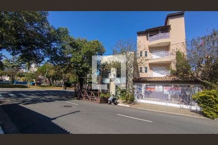 Casa à venda com 516m², 6 quartos e 10 vagas Casa à venda com 516m², 6 quartos e 10 vagasFachada