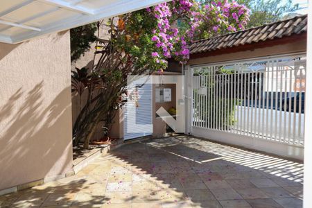 Casa à venda com 516m², 6 quartos e 10 vagas Casa à venda com 516m², 6 quartos e 10 vagasGaragem