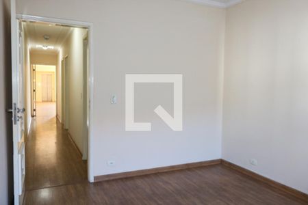 Casa à venda com 516m², 6 quartos e 10 vagas Casa à venda com 516m², 6 quartos e 10 vagasQuarto 2