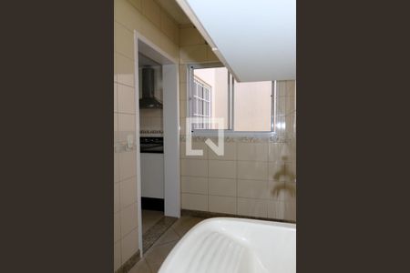 Casa à venda com 516m², 6 quartos e 10 vagas Casa à venda com 516m², 6 quartos e 10 vagasCasa 2 - 2º Piso área de serviço