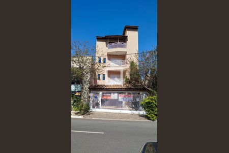 Casa à venda com 516m², 6 quartos e 10 vagas Casa à venda com 516m², 6 quartos e 10 vagasFachada