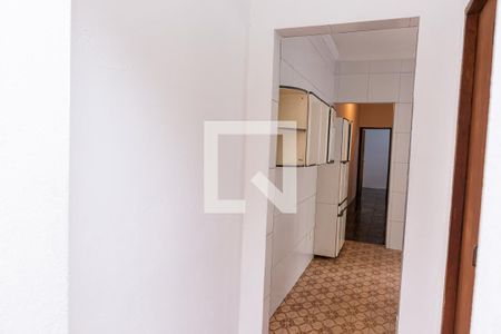 Corredor de casa para alugar com 2 quartos, 60m² em Jardim Itapema, São Paulo
