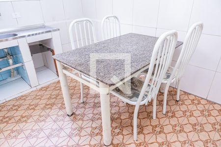 Casa para alugar com 60m², 2 quartos e sem vaga Casa para alugar com 60m², 2 quartos e sem vagaCozinha