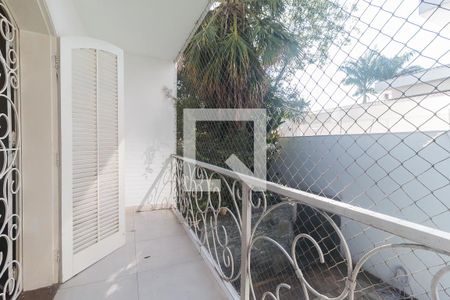 Casa para alugar com 450m², 4 quartos e 6 vagas Casa para alugar com 450m², 4 quartos e 6 vagasVaranda do Quarto 3