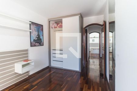 Casa para alugar com 450m², 4 quartos e 6 vagas Casa para alugar com 450m², 4 quartos e 6 vagasQuarto 4