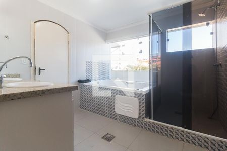 Casa para alugar com 450m², 4 quartos e 6 vagas Casa para alugar com 450m², 4 quartos e 6 vagasBanheiro da Suíte 3