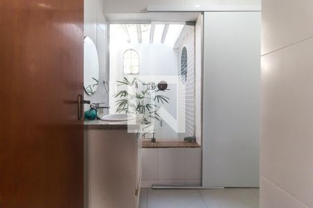 Casa para alugar com 450m², 4 quartos e 6 vagas Casa para alugar com 450m², 4 quartos e 6 vagasBanheiro