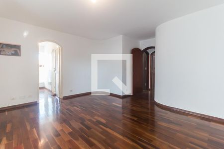 Casa para alugar com 450m², 4 quartos e 6 vagas Casa para alugar com 450m², 4 quartos e 6 vagasQuarto 3 - Suíte