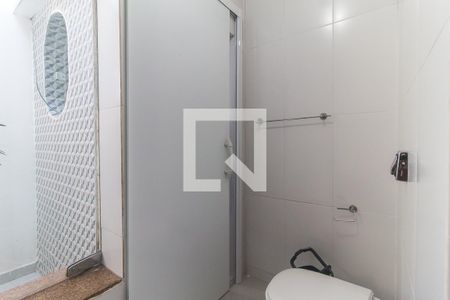 Casa para alugar com 450m², 4 quartos e 6 vagas Casa para alugar com 450m², 4 quartos e 6 vagasBanheiro