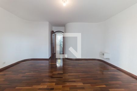 Casa para alugar com 450m², 4 quartos e 6 vagas Casa para alugar com 450m², 4 quartos e 6 vagasQuarto 3 - Suíte