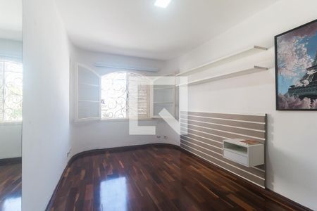 Casa para alugar com 450m², 4 quartos e 6 vagas Casa para alugar com 450m², 4 quartos e 6 vagasQuarto 4