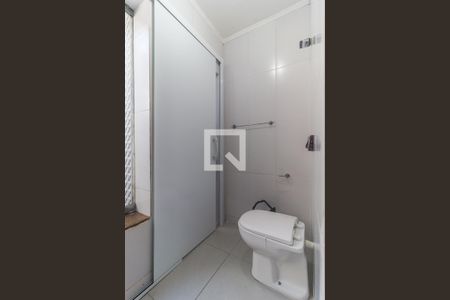 Casa para alugar com 450m², 4 quartos e 6 vagas Casa para alugar com 450m², 4 quartos e 6 vagasBanheiro