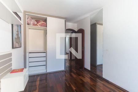 Casa para alugar com 450m², 4 quartos e 6 vagas Casa para alugar com 450m², 4 quartos e 6 vagasQuarto 4