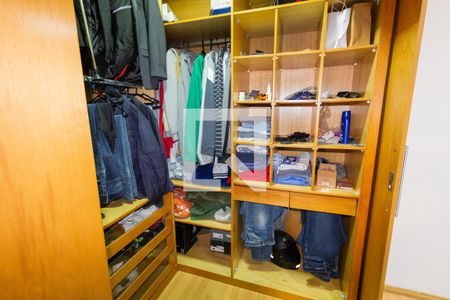 Casa à venda com 330m², 3 quartos e 4 vagasCloset