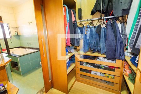 Casa à venda com 330m², 3 quartos e 4 vagasCloset
