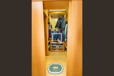 Casa à venda com 330m², 3 quartos e 4 vagasCloset